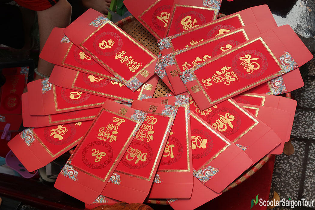 Red Envelope (Bao lì xì) at Vietnamese Tet Festival - Scooter Saigon Tours